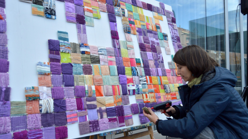 Intervenció artística col·lectiva durant l'acte institucional del darrer 25N | Jordi Pascual Mollá